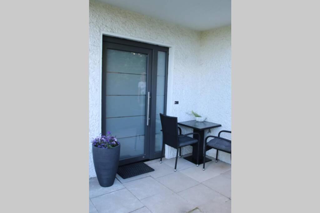 Moderne Ferienwohnung Mit Privatem Eingang - Rosa Kalletal Buitenkant foto