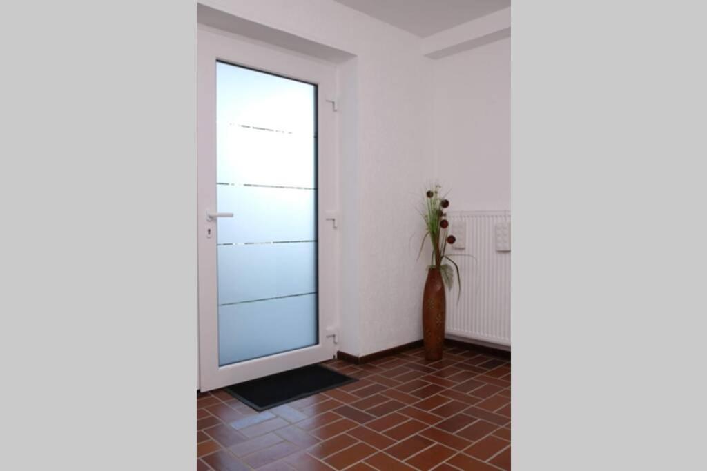 Moderne Ferienwohnung Mit Privatem Eingang - Rosa Kalletal Buitenkant foto